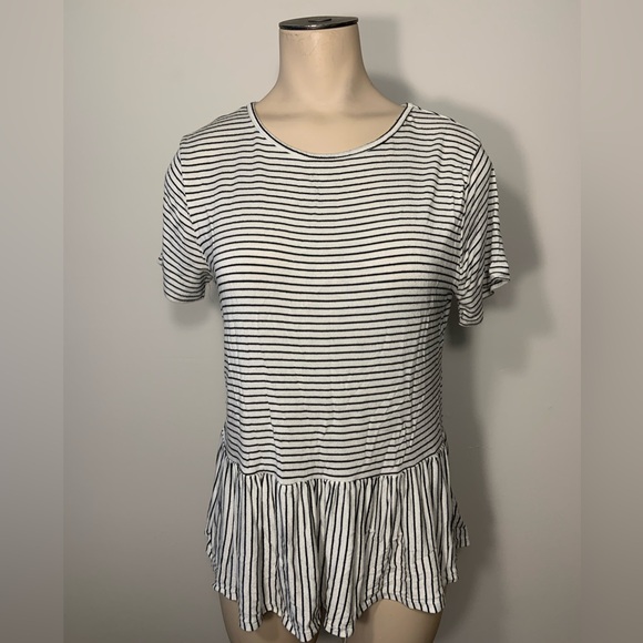 Live in the moment • Stripe Peplum top - Picture 1 of 6